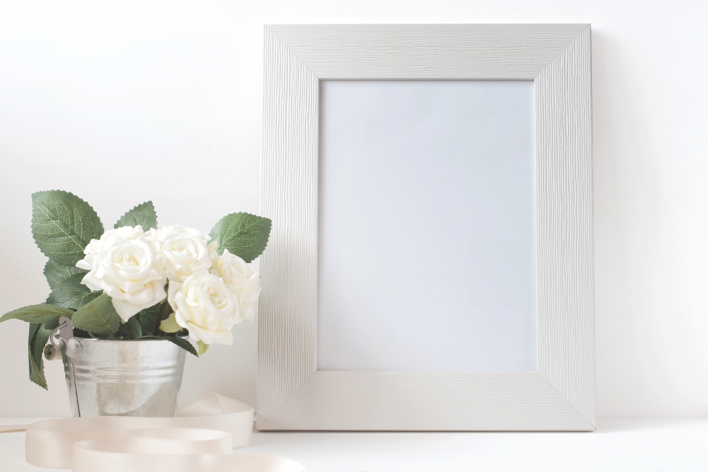 ACRYLIC WHITE PIGMENTED BASECOAT FOR OPEN PORE INTERIOR FURNITURE OECE 430-9005/5: SUPERB HIGH BUILD, SHARP PORE DEFINITION, PERFECT COVERAGE